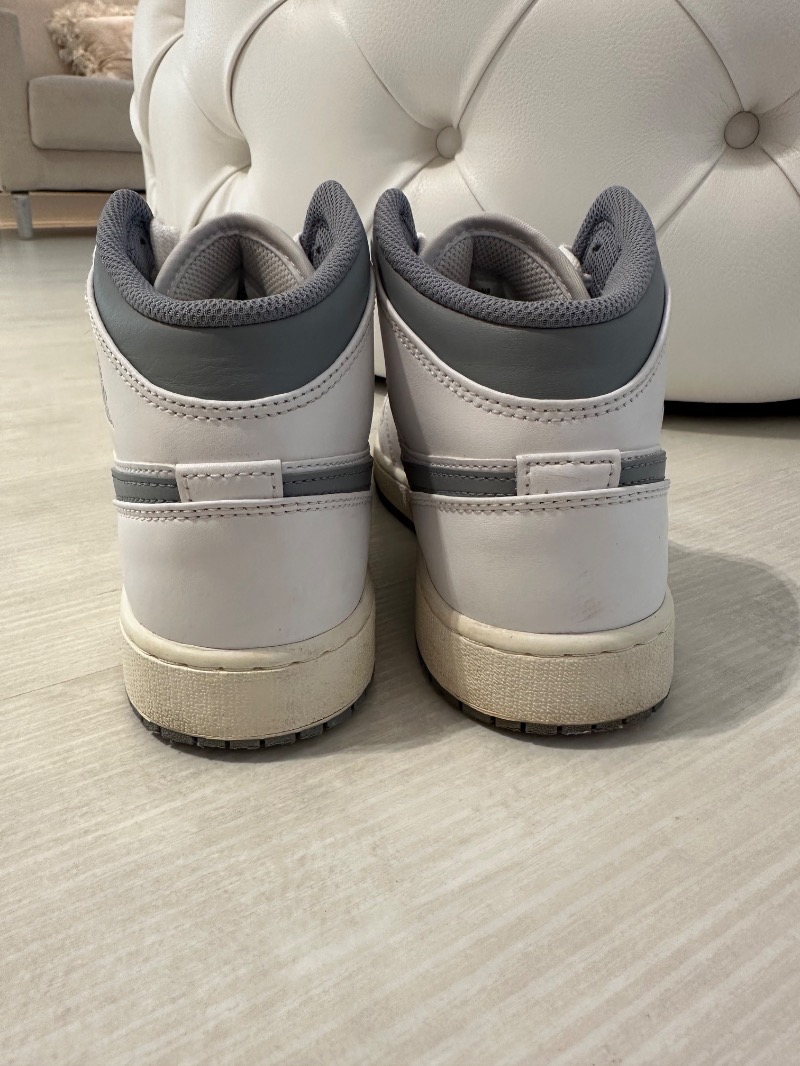 Foto 4 de Air Jordan 1 Mid Neutral Grey — 37, Usado
