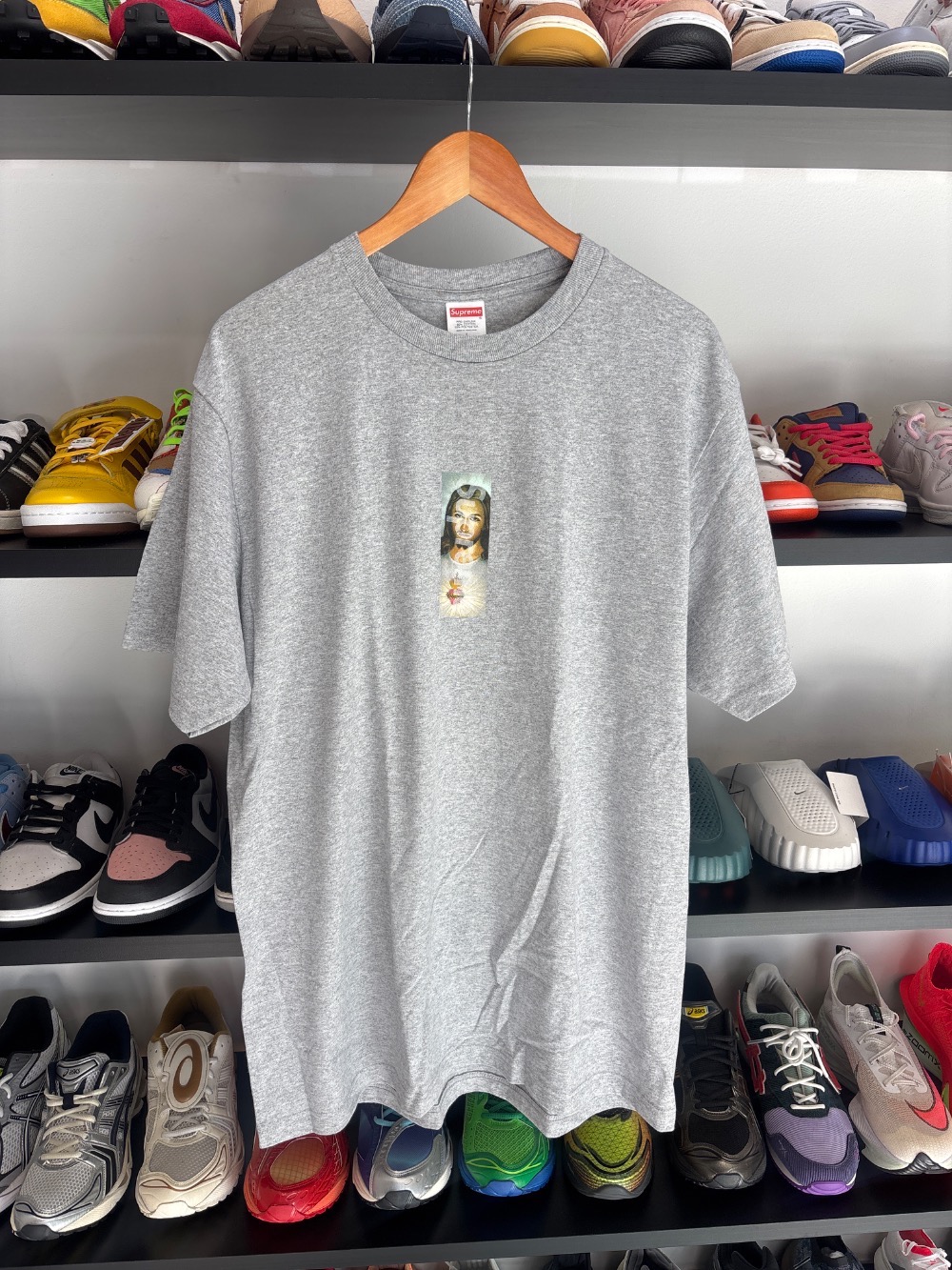 Camiseta Supreme Prayer Card Box Logo Heather Grey FW26-W1 — G, Novo
