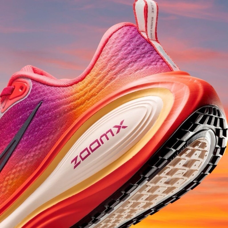 Foto 2 de Nike Vomero Plus SE Sunset — 40, Novo