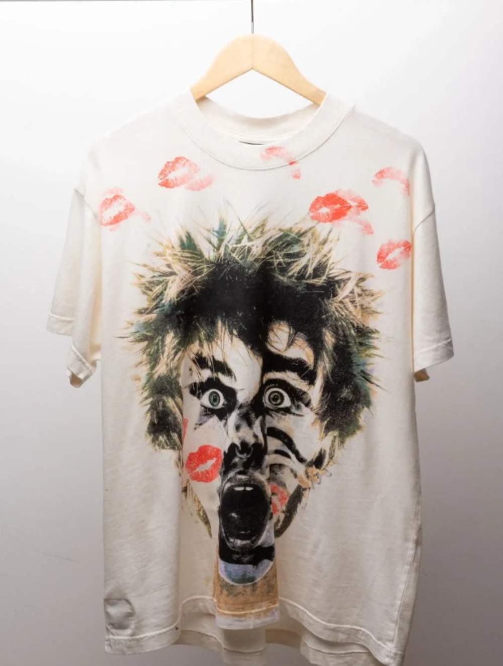 Camiseta Hellstar French Kiss White — G, Novo