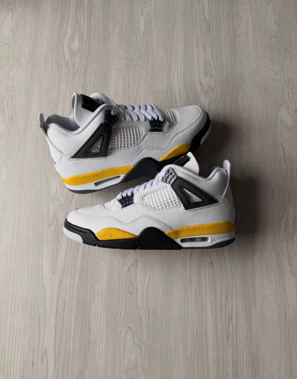 Air Jordan 4 Rare Air Tour Yellow — 39, Novo