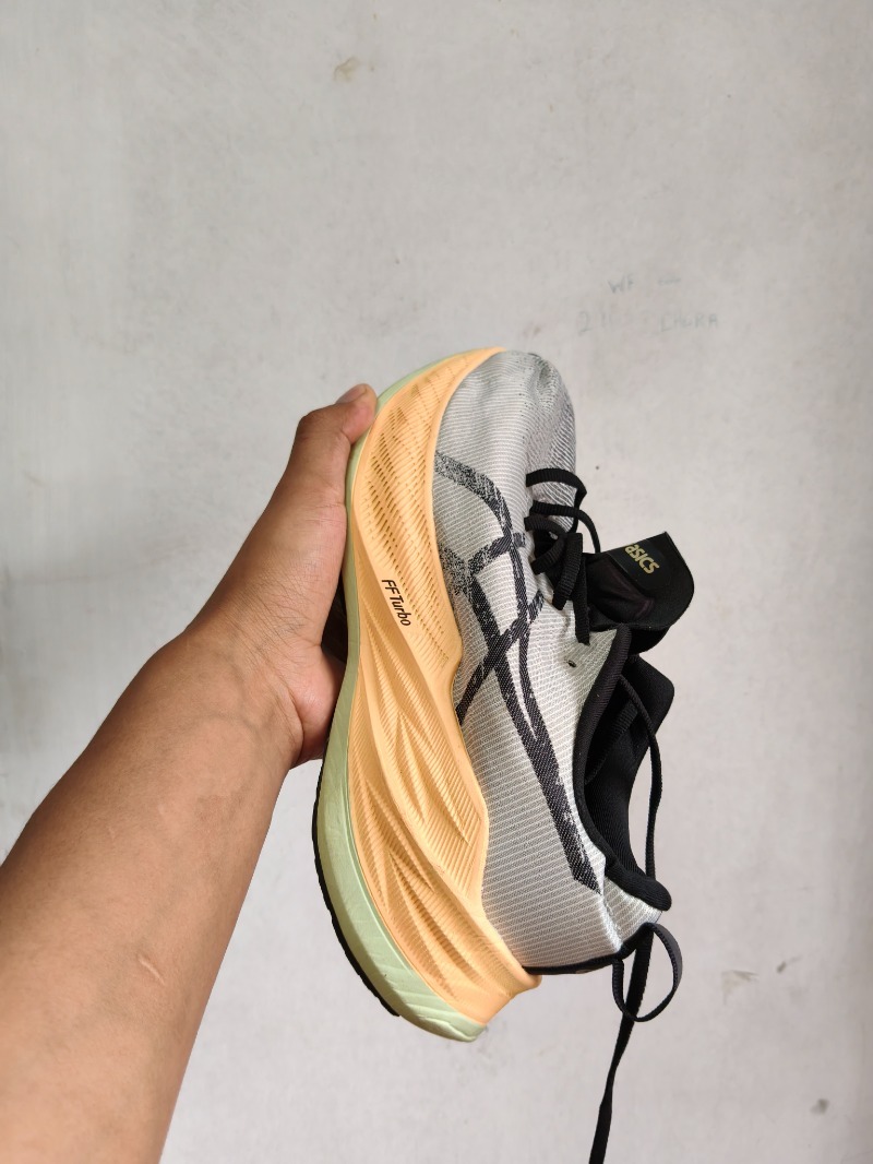 Foto 2 de Asics Superblast 2 Winter Sea White — 38, Usado