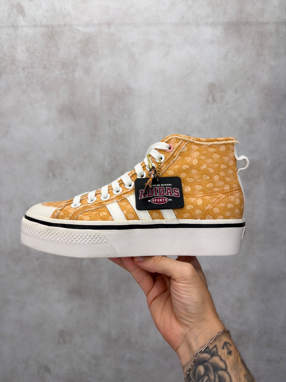 Disney x adidas Nizza Platform Mid Cloud White Legacy Burgundy Off White — 39, Novo