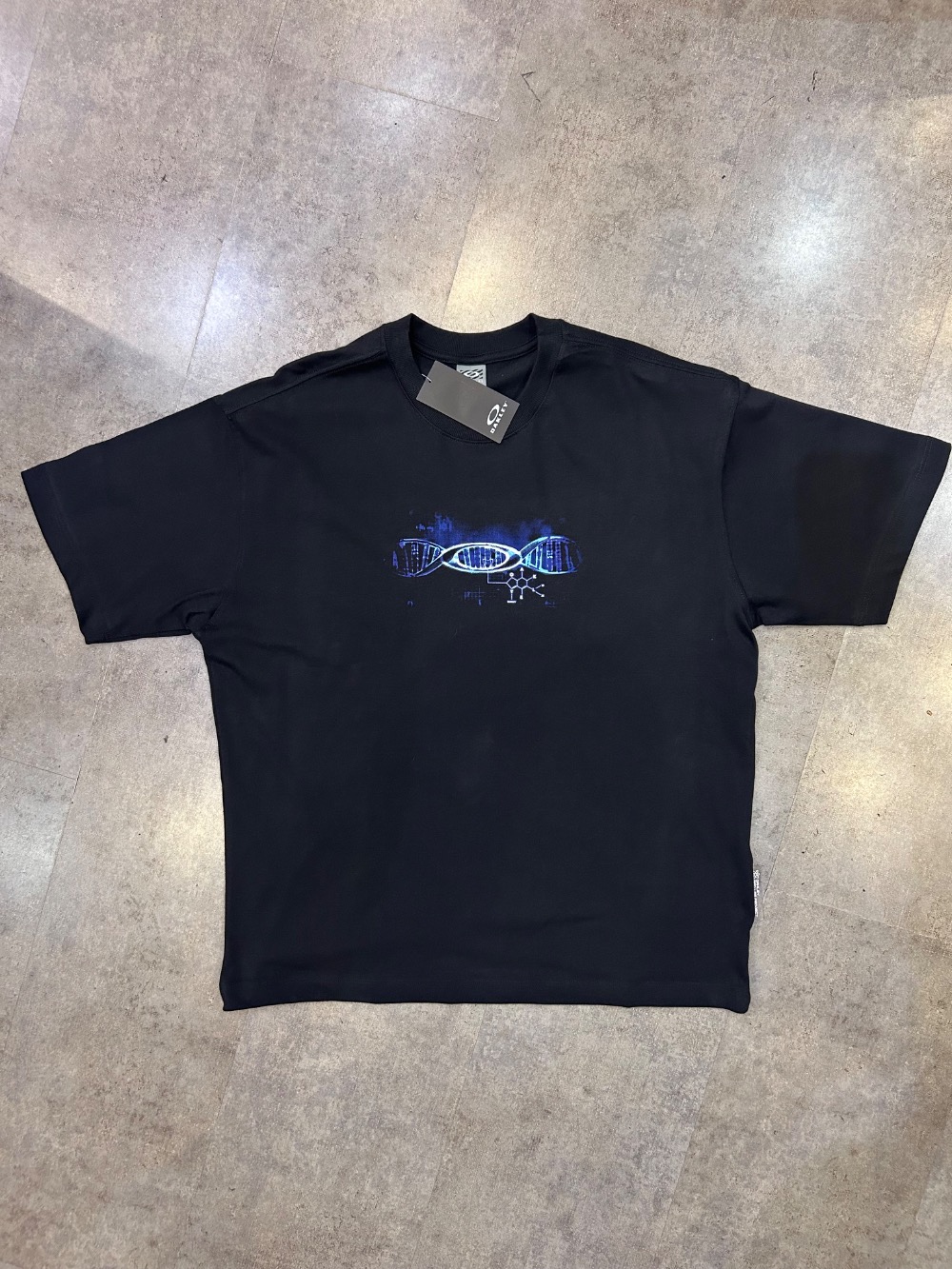 Camiseta Oakley Ellipse DNA Box Fit Blackout — P / M / G / XG, Novo