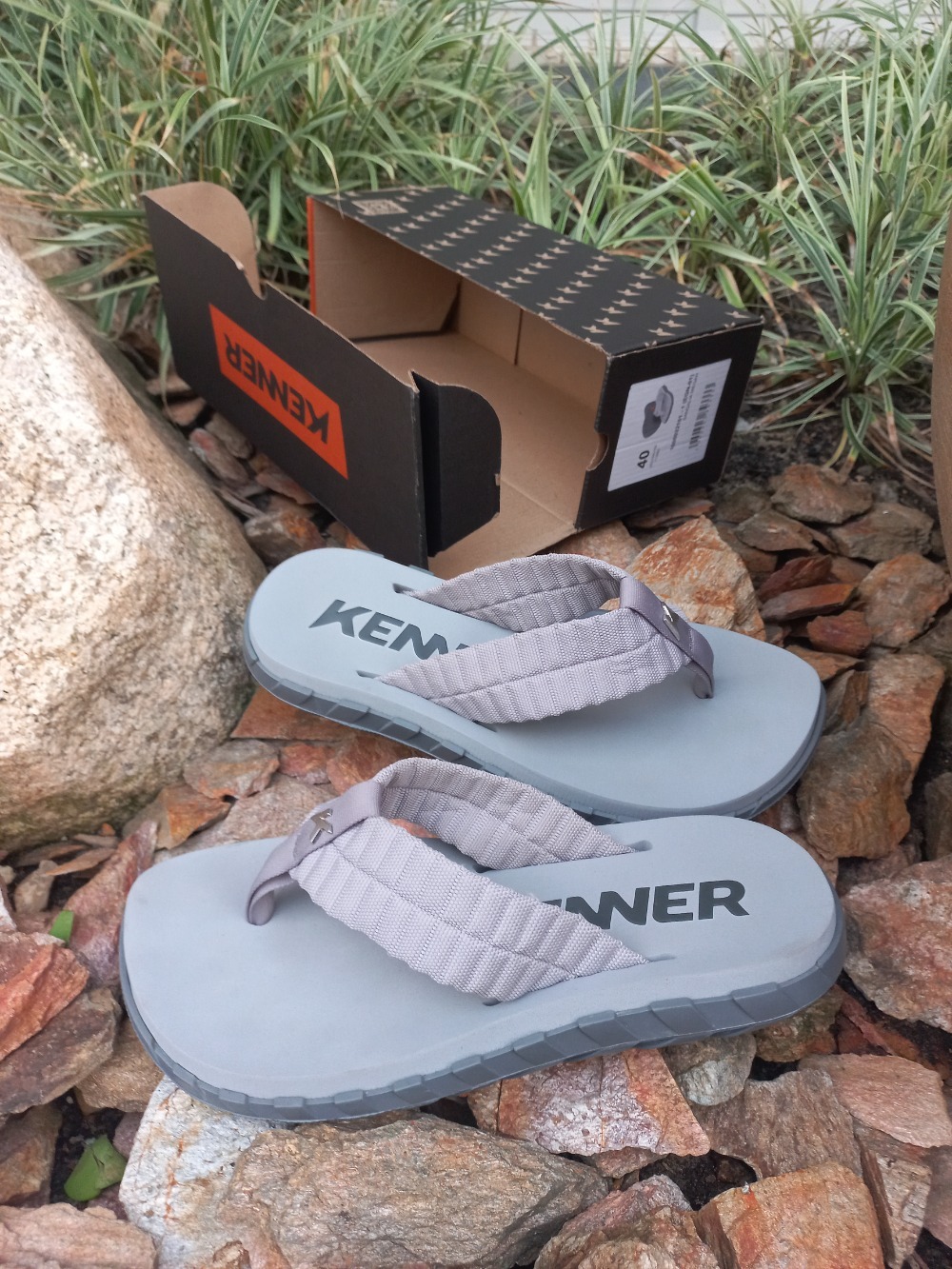 Sandália Kenner Mega Puffer Grey — 40, Novo
