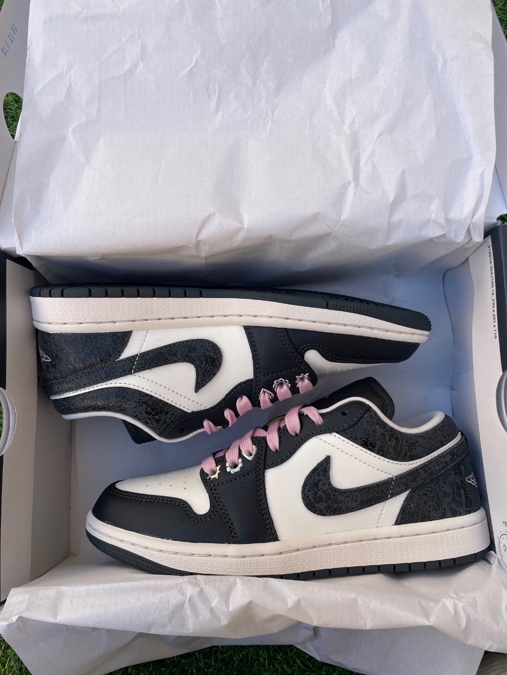 Air Jordan 1 Low SE Anthracite Sail Coconut Milk Iced Carmine — 34, Novo