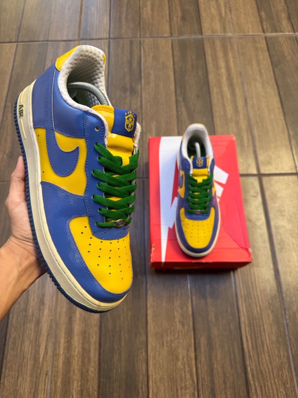 Nike Air Force 1 Premium Brazil World Cup Varsity Royal Maize Class — 42.5, Usado