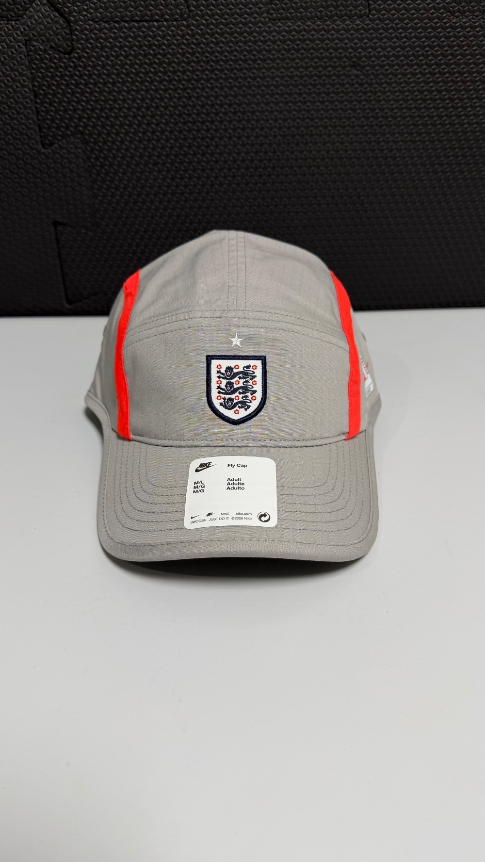 England x Palace x Nike Boné Unstructured Pewter Grey — M, Novo