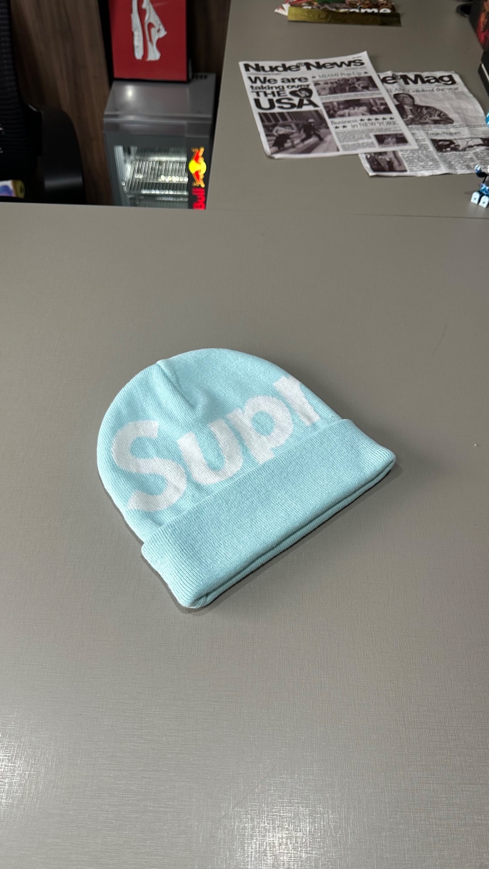 Touca Supreme Big Logo Light Blue FW25-W18 — Único, Novo