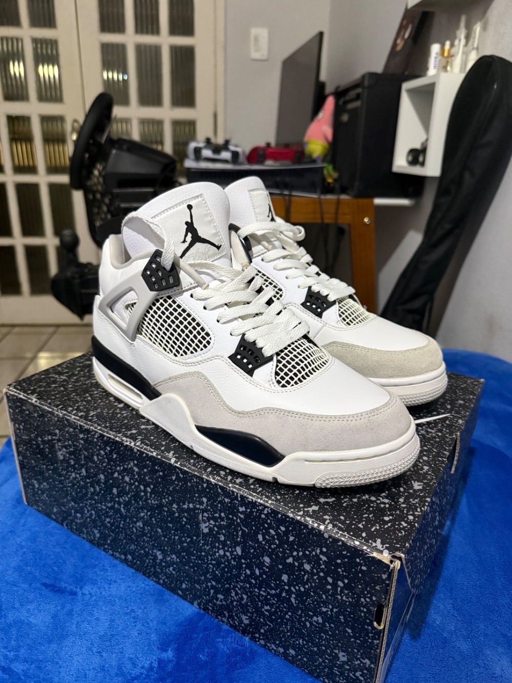 Air Jordan 4 Military Black — 44, Usado