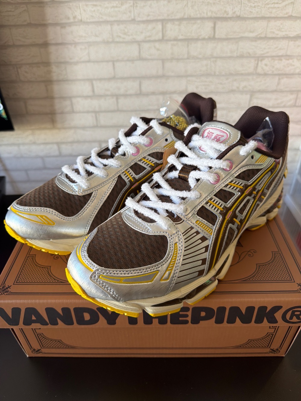 VandyThePink x Asics Gel-Kayano 12.1 Chocolate — 42, Novo