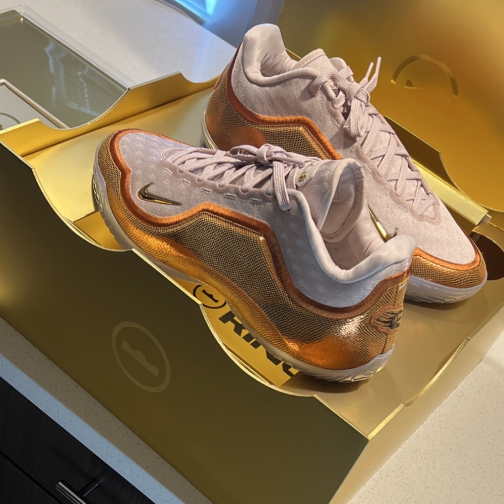 Nike LeBron 23 LeBronto — 39.5 / 40 / 40.5 / 41 / 42 / 42.5 / 43 / 43.5 / 44, Novo