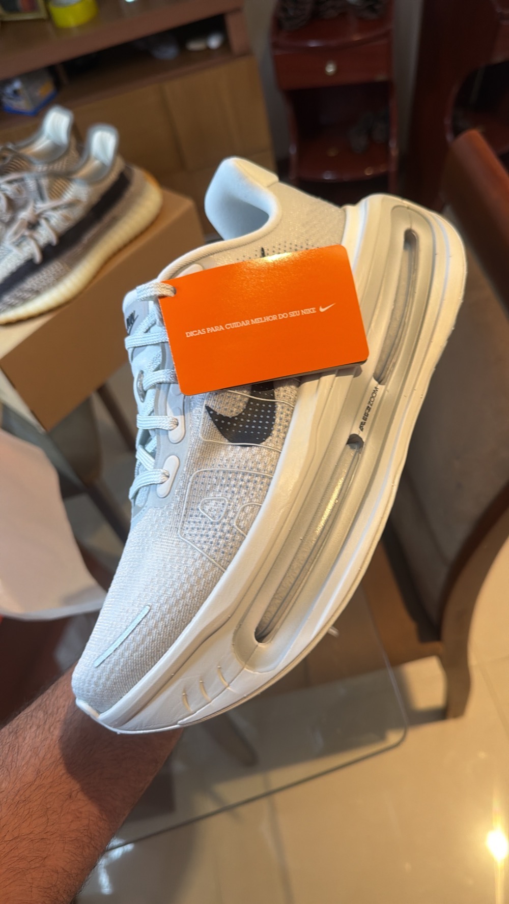 Nike Vomero Premium Off-White Grey Fog Dark Obsidian — 41, Novo