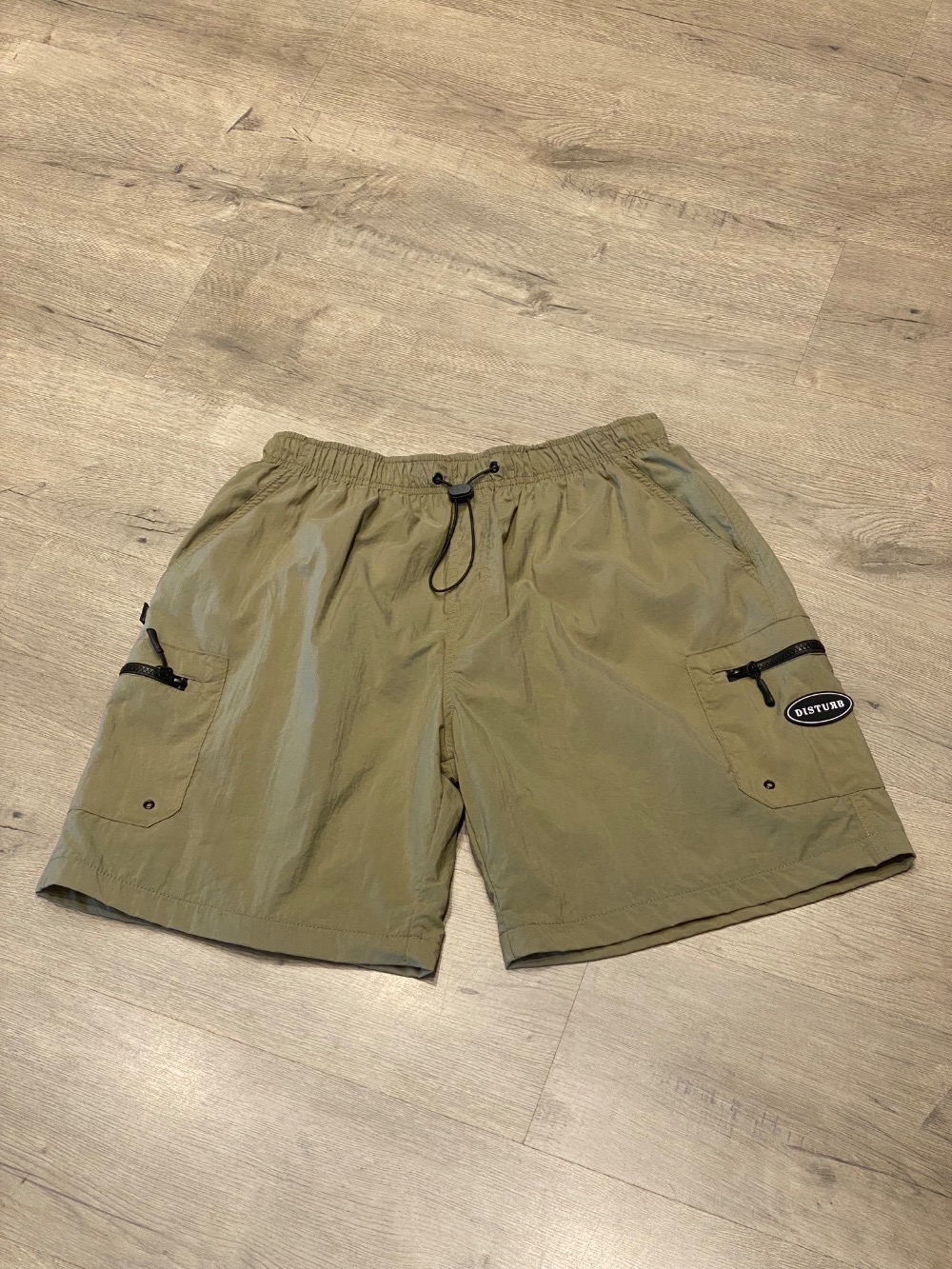 Short Disturb Plain Cargo Olive Green — M / G / XG, Novo