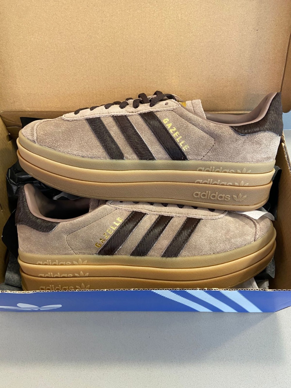 adidas Gazelle Bold Earth Strata Aurora Coffee Gold Metallic — 35, Novo