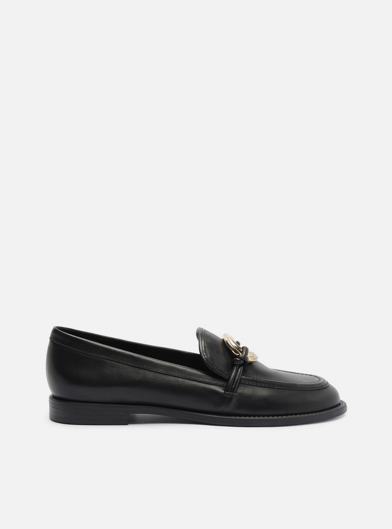 Mocassim Preto Couro Bico Redondo Metais