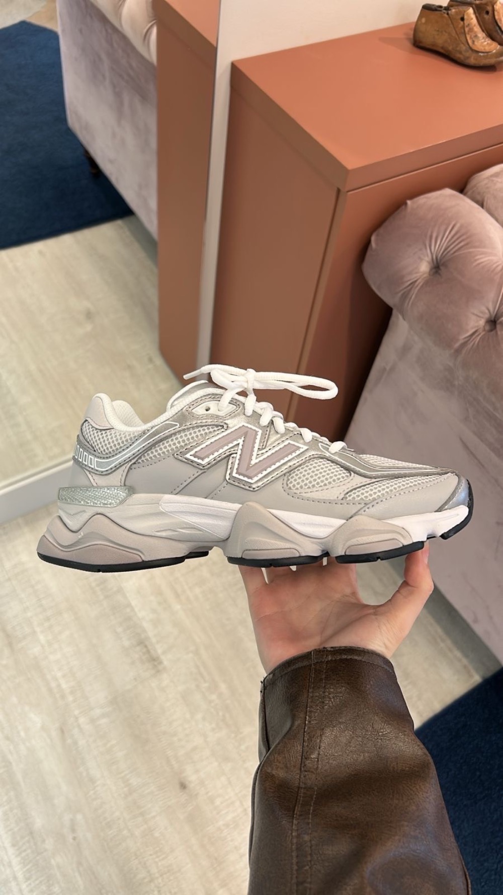 New Balance 9060 Raincloud Truffle Salt — 41, Novo