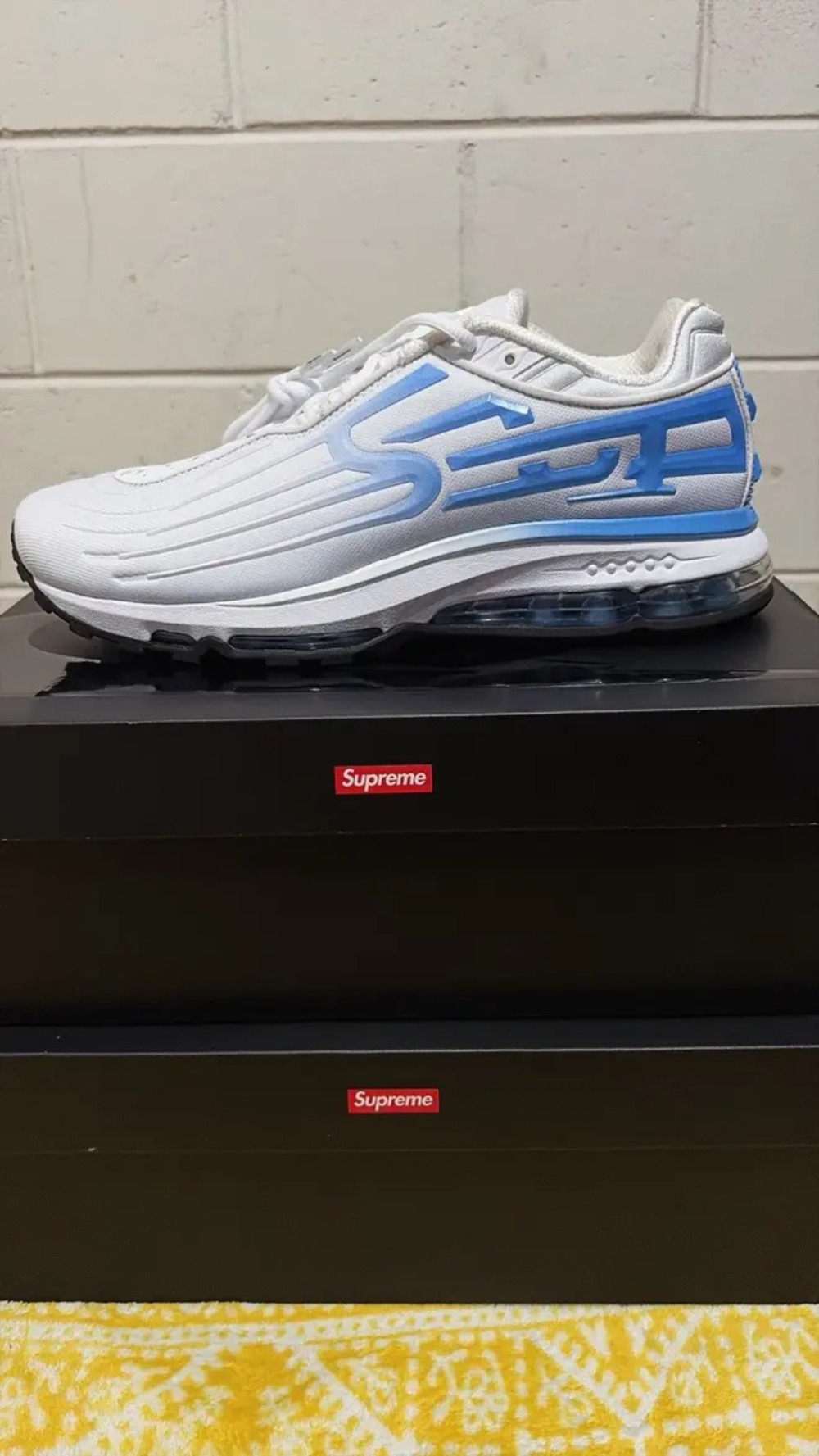 Supreme x Nike Air Max 2001 Air Ecstasy White FW26-W2 — 44, Novo