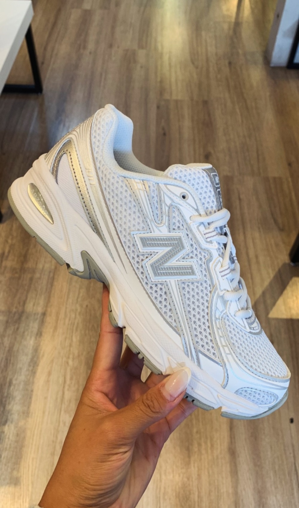 New Balance 740 Silver Metallic White — 34 / 35 / 36 / 37 / 38, Novo