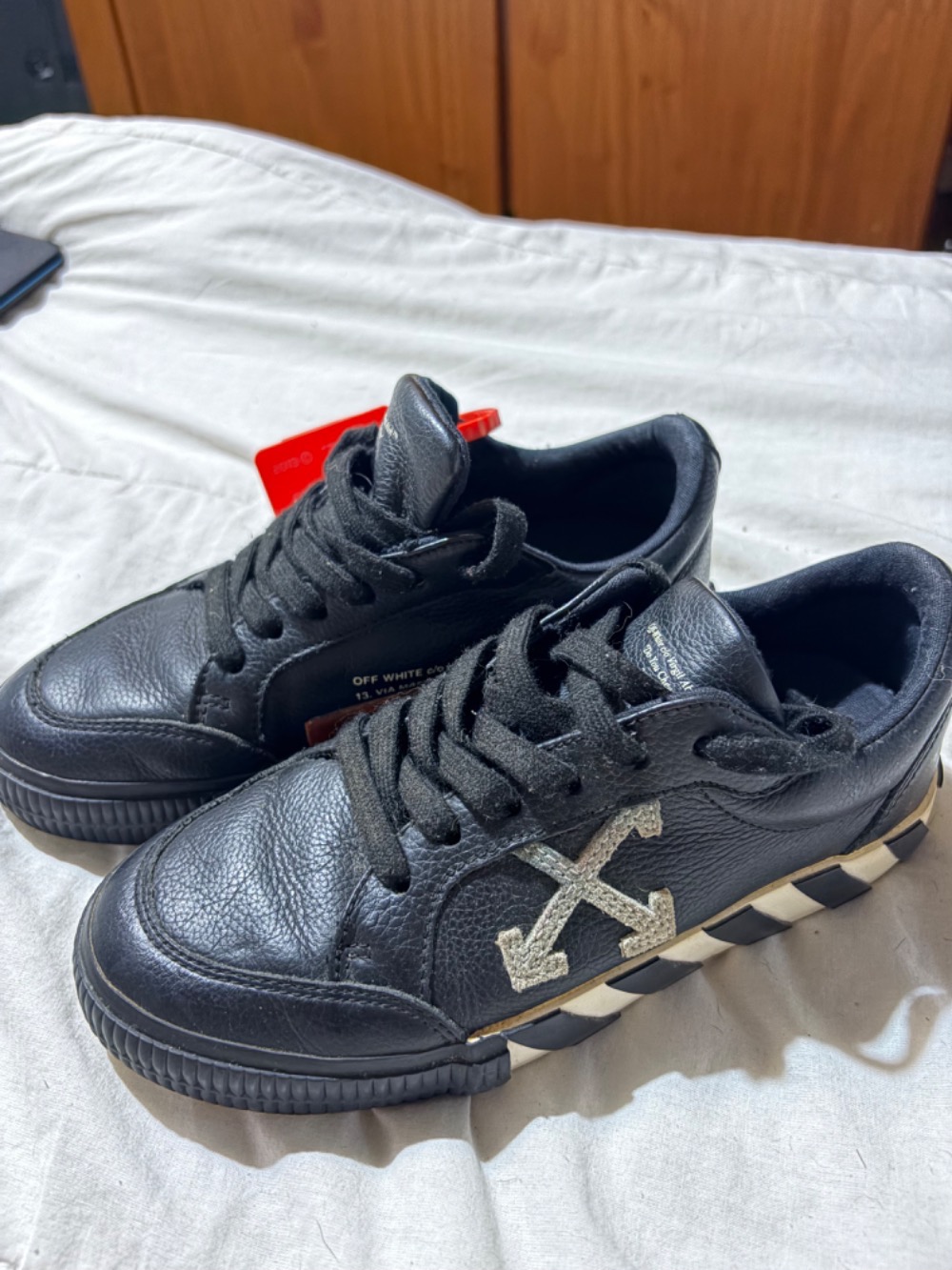Off-White Vulcanized Low Black — 35, Usado