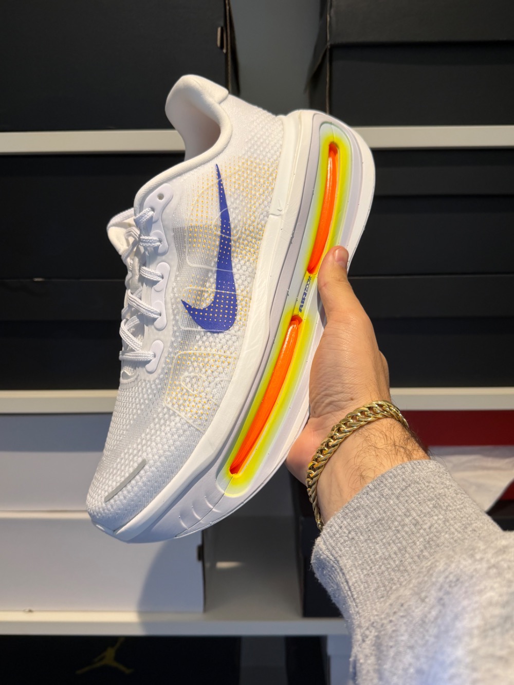 Nike Vomero Premium White Lapis Total Orange — 39, Novo