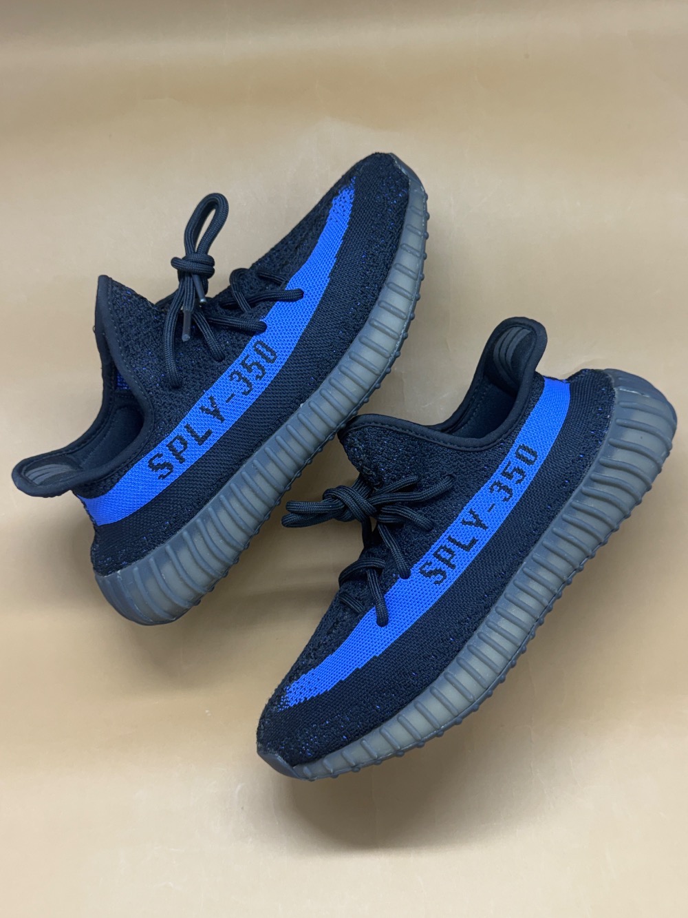 Yeezy Boost 350 V2 Dazzling Blue — 40, Usado
