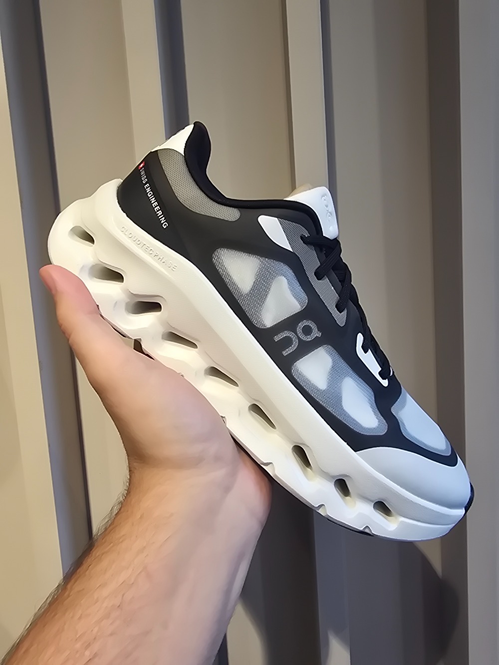 On Running Cloudtilt Remix 1 Black Ivory — 38 / 39, Novo