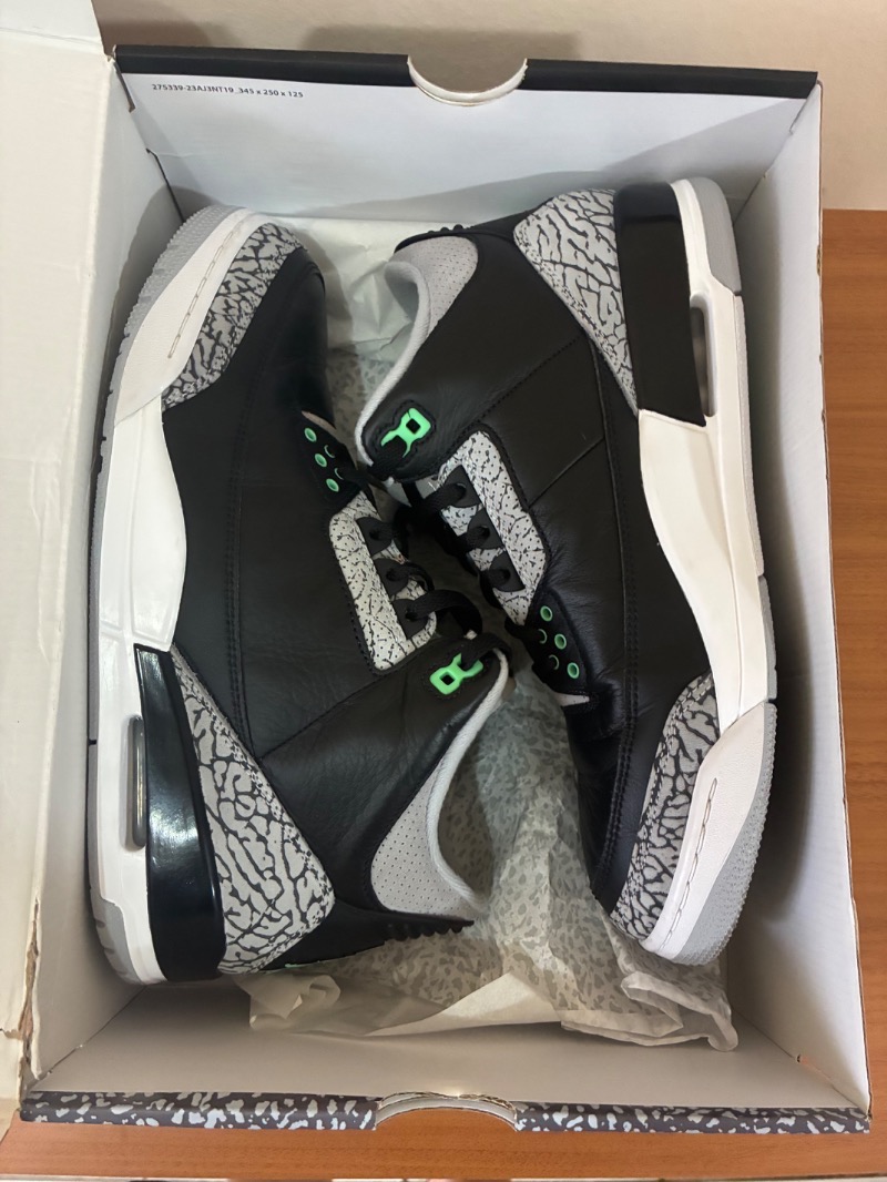 Foto 4 de Air Jordan 3 Retro Green Glow — 43, Usado