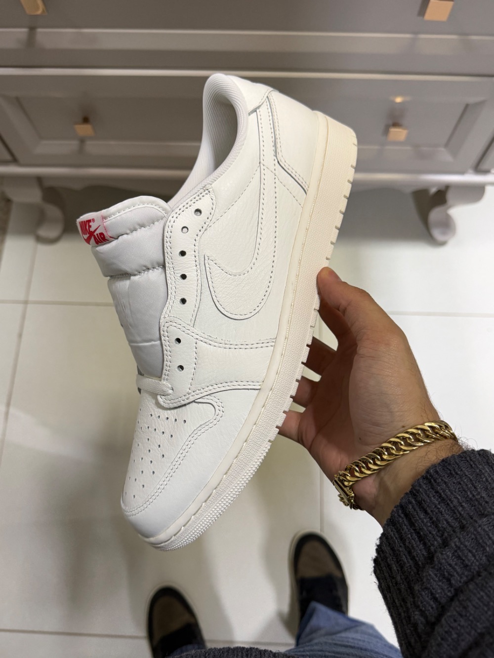 Air Jordan 1 Retro Low OG Sail University Red — 40, Novo