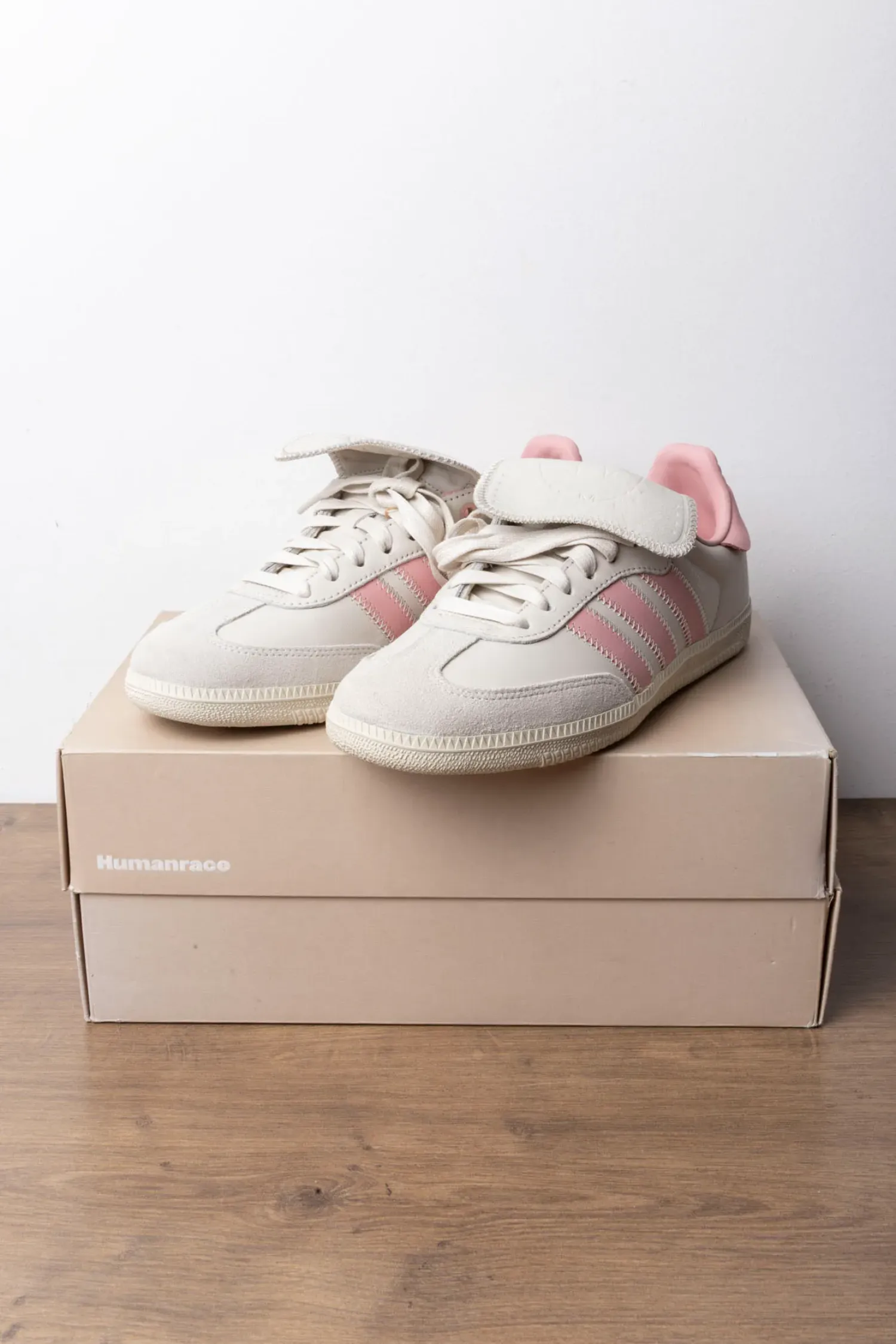 Humanrace x adidas Samba Aluminium — 39, Novo