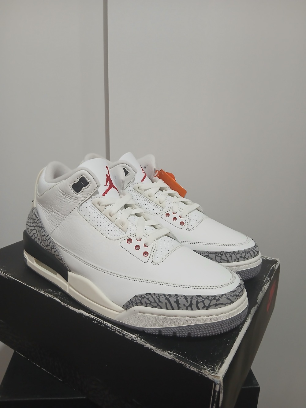 Air Jordan 3 White Cement Reimagined — 42, Novo