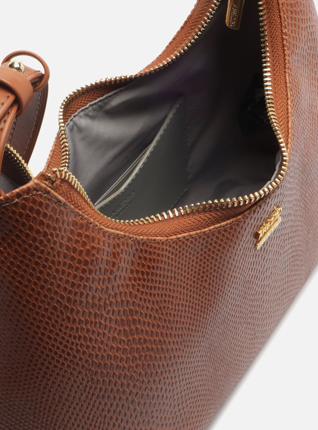 Foto 4 de Bolsa Tiracolo Marrom Pequena Texturizada