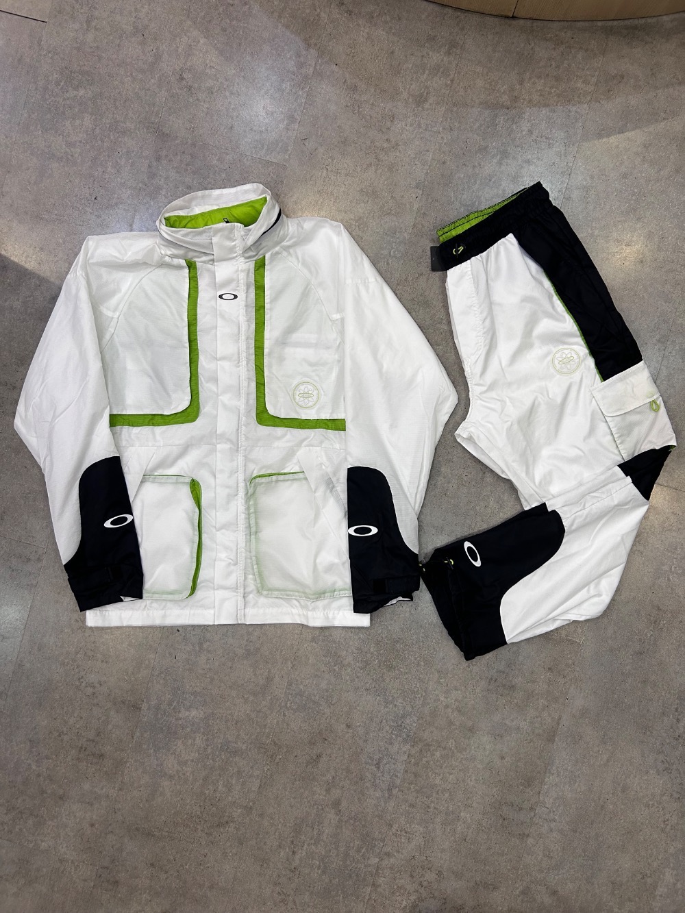 Conjunto Oakley Jaqueta e Calça Mad Lan White — P / M / G / XG, Novo