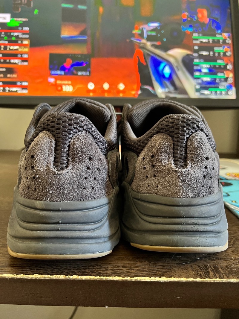 Foto 3 de Yeezy 700 V1 Utility Black (2023) — 41, Usado