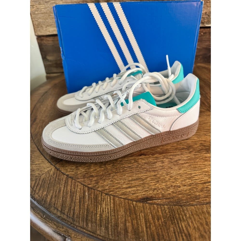 Mercedes x adidas Handball Spezial Cloud White Silver Metallic — 34 / 35 / 35.5 / 36 / 37, Novo