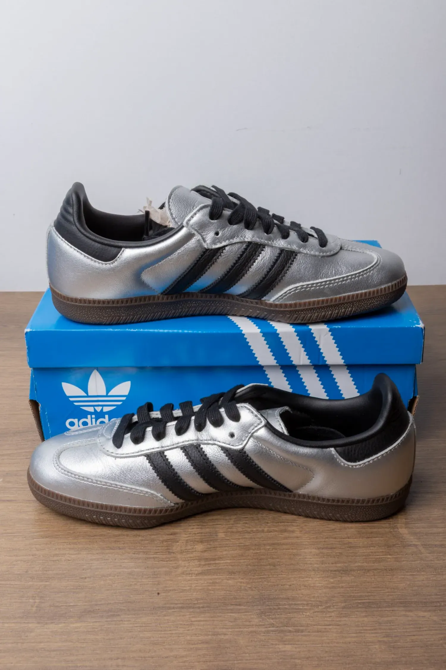 Foto 3 de adidas Samba OG Silver Metallic — 33, Novo