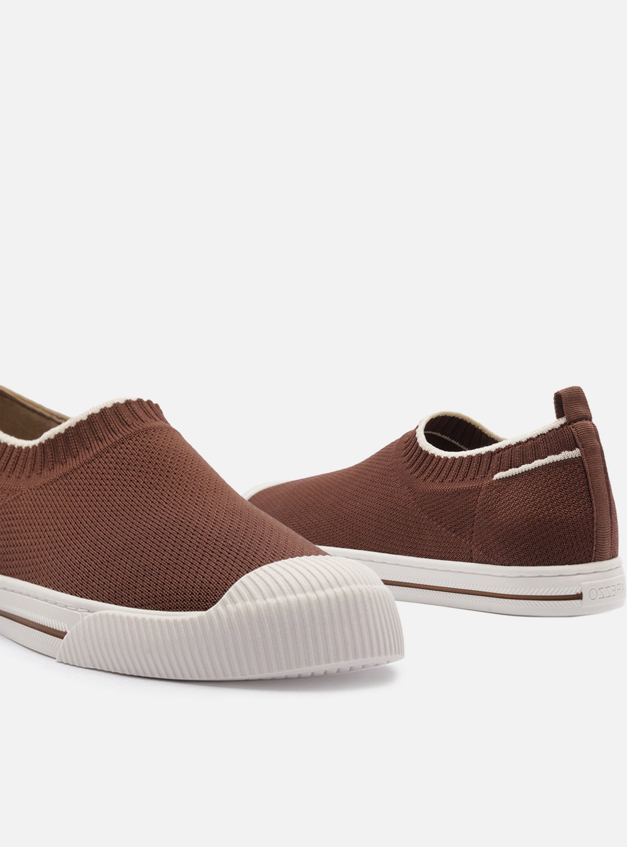 Foto 4 de Tênis Slip On Marrom Knit Detalhe Branco