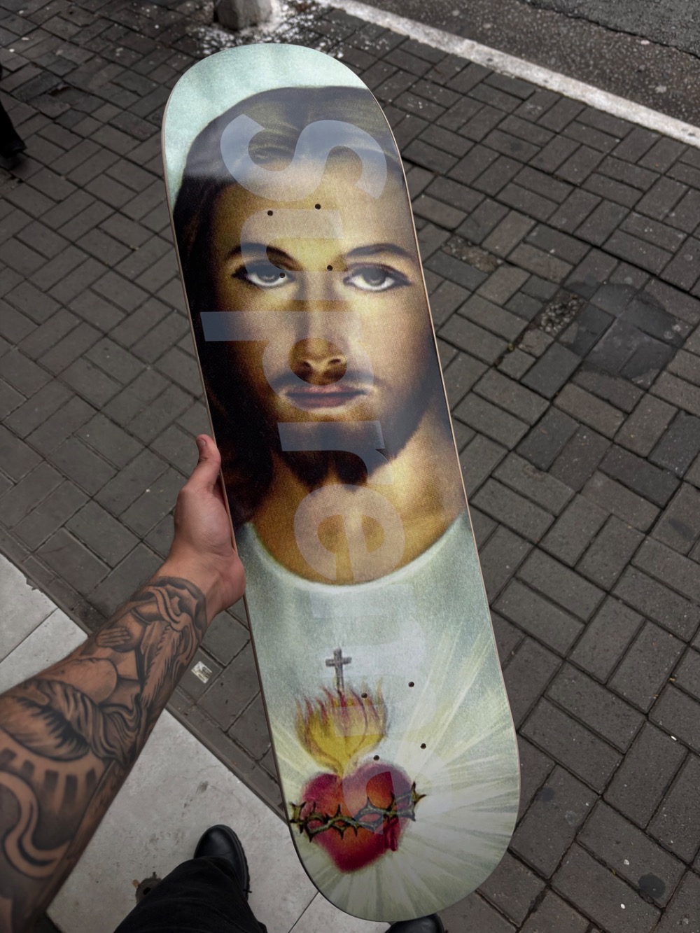 Shape Skate Supreme Prayer Card Light Blue FW26-W1 — Único, Novo