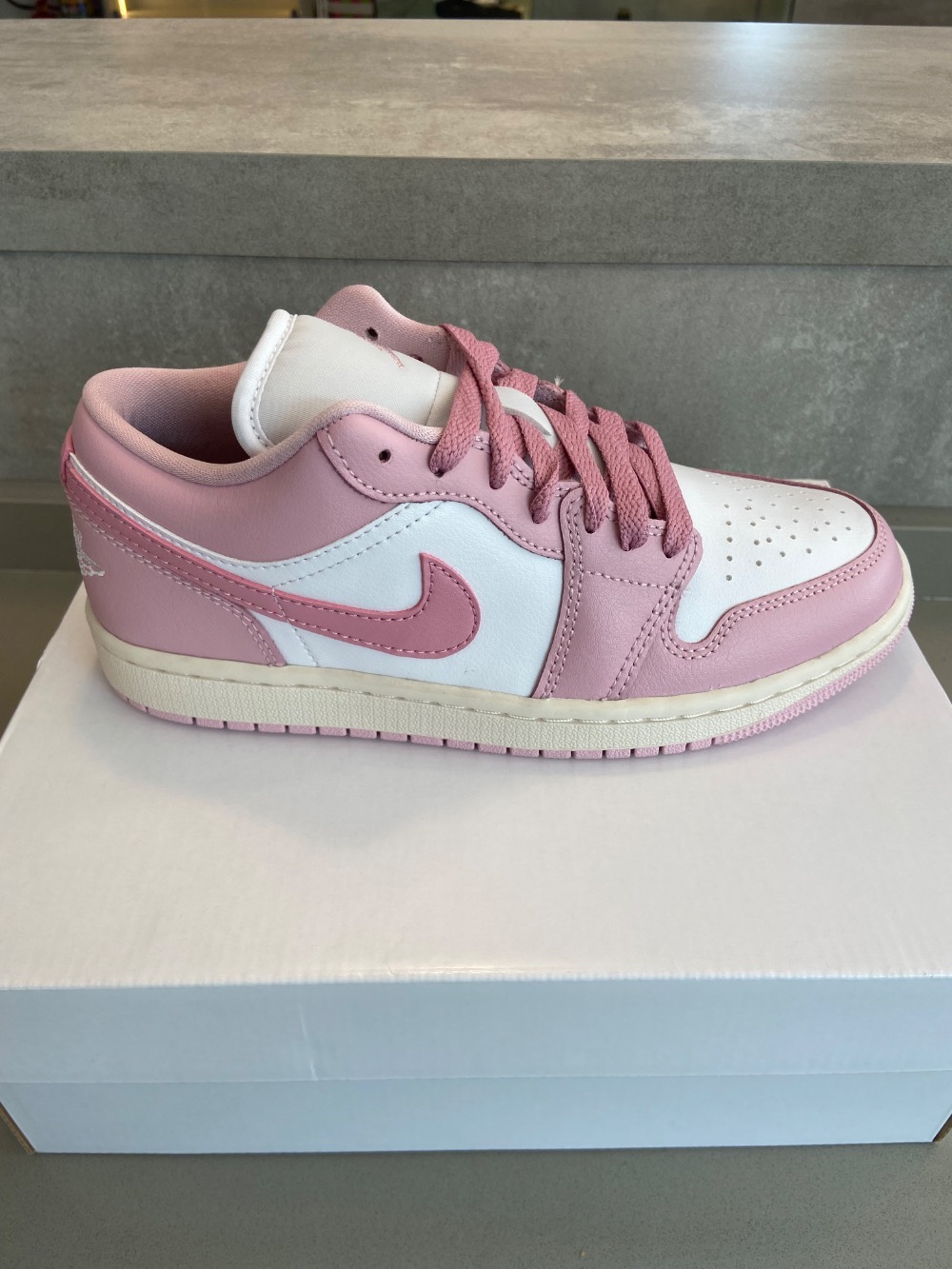 Air Jordan 1 Low Iced Carmine Elemental Pink Sail White — 36, Novo