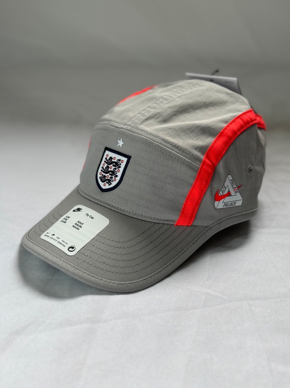 England x Palace x Nike Boné Unstructured Pewter Grey — M / G, Novo