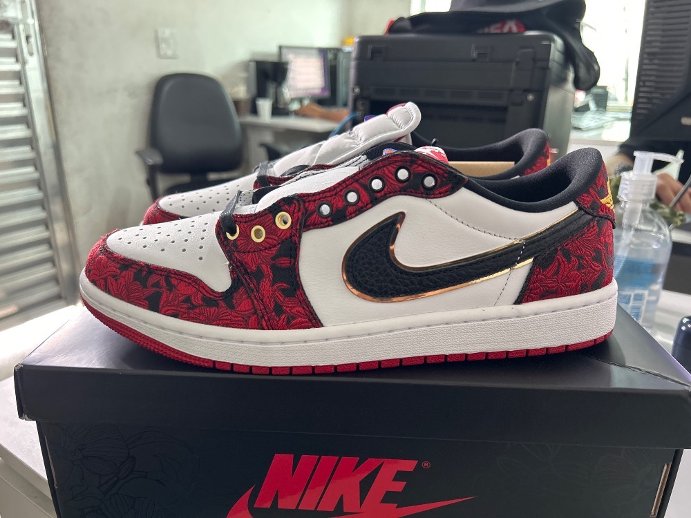 Air Jordan 1 Low Last Dance At The Garden Varsity Red — 41, Novo