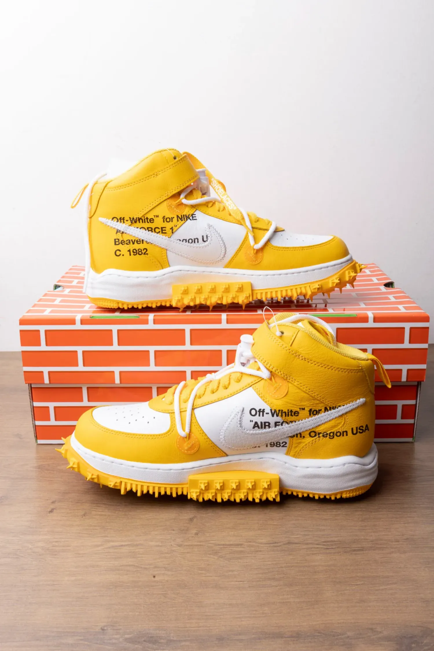 Foto 3 de Off-White x Nike Air Force 1 Mid Varsity Maize — 39.5, Novo