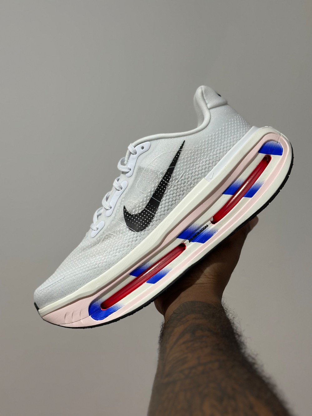 Nike Vomero Premium CM White Racer Blue Crimson — 44, Novo