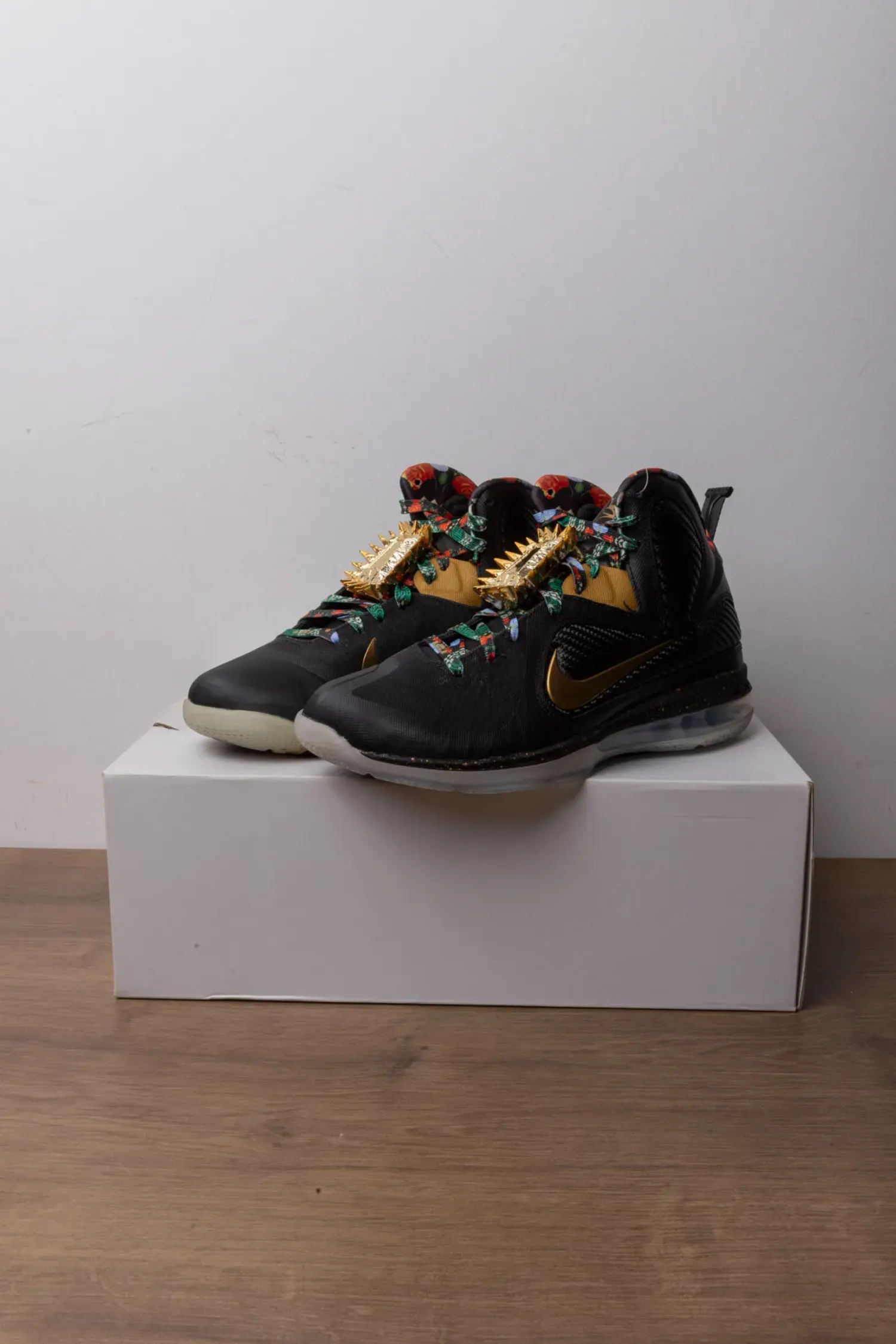 Nike LeBron 9 Watch the Throne — 40.5, Novo
