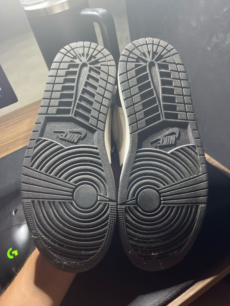 Foto 2 de Air Jordan 1 Low Black Medium Grey — 39, Usado