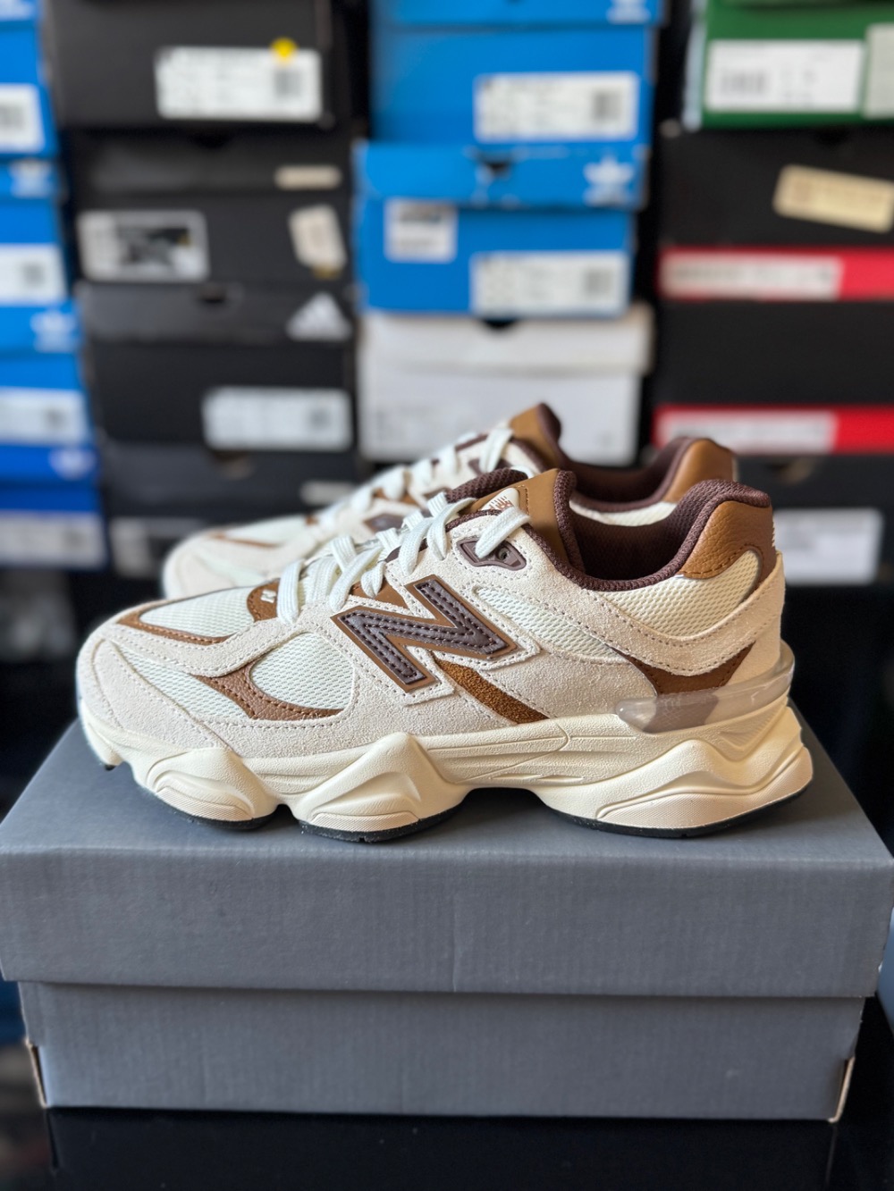 New Balance 9060 Breakfast Tea Angora — 35, Novo