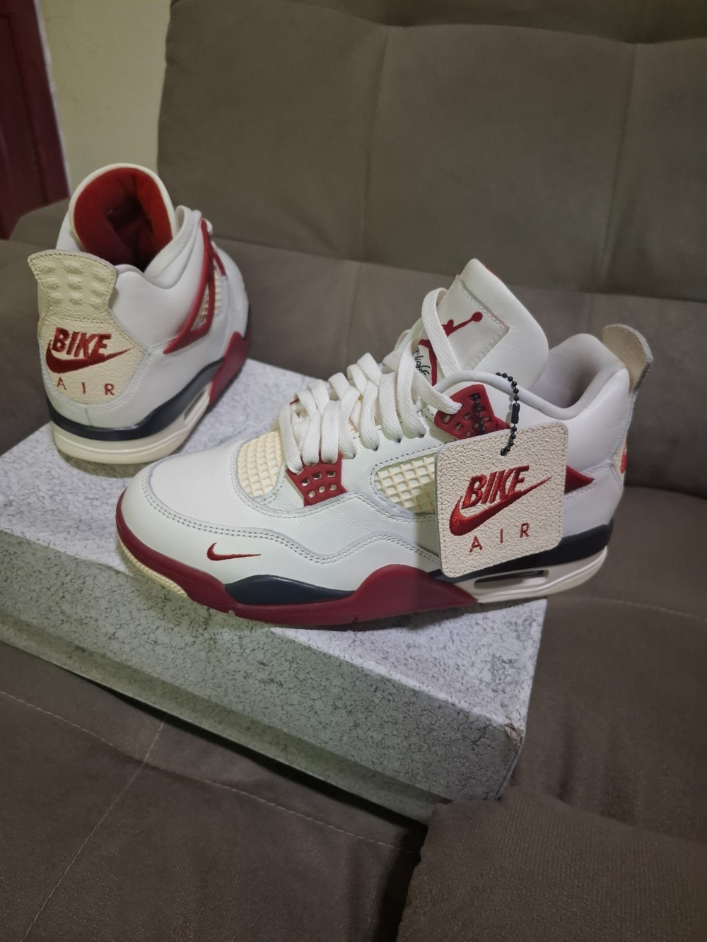 Nigel Sylvester x Air Jordan 4 Brick After Brick — 39, Novo