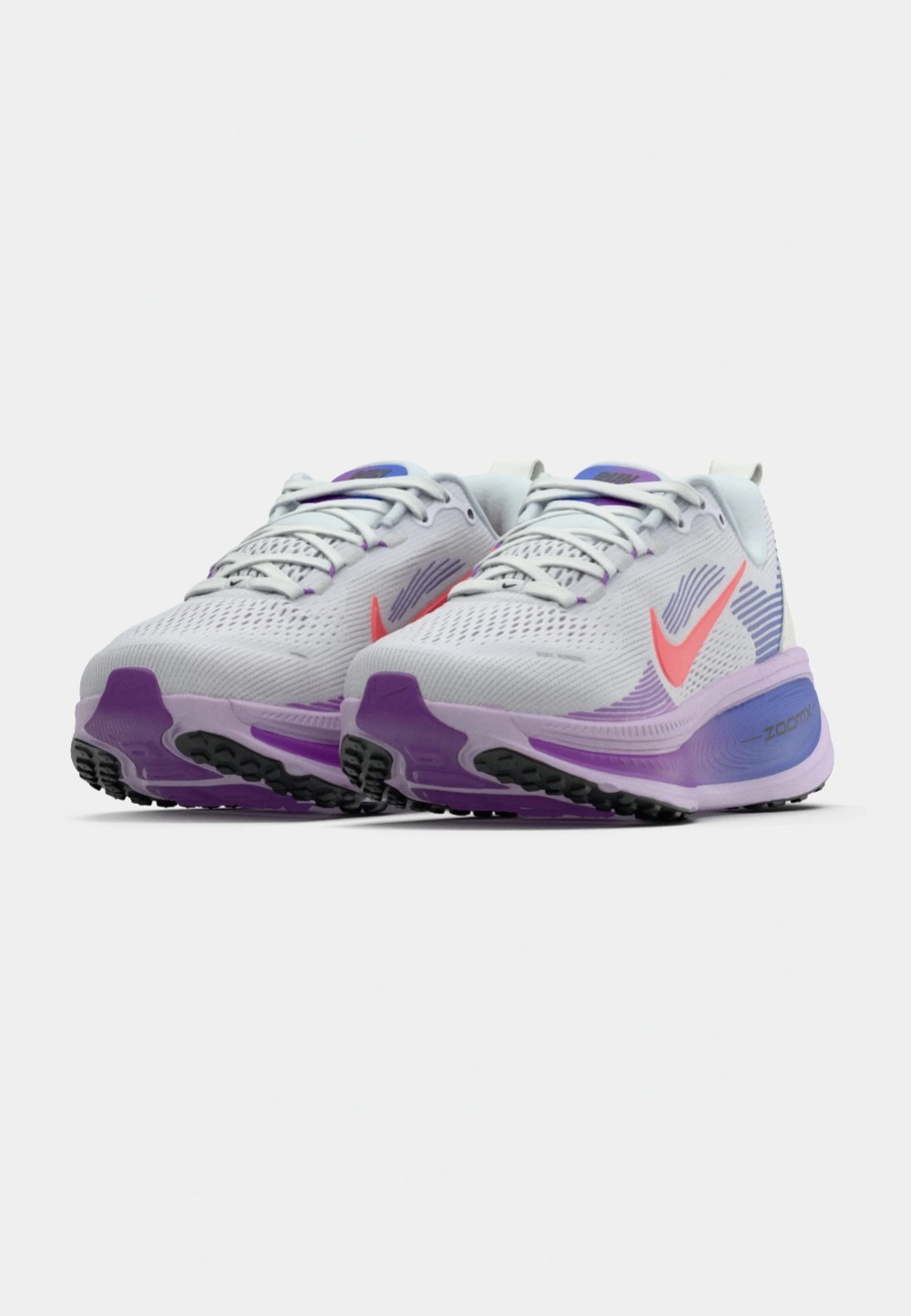 Nike Vomero 18 White Violet Mist Sapphire Hot Lava — 35, Novo