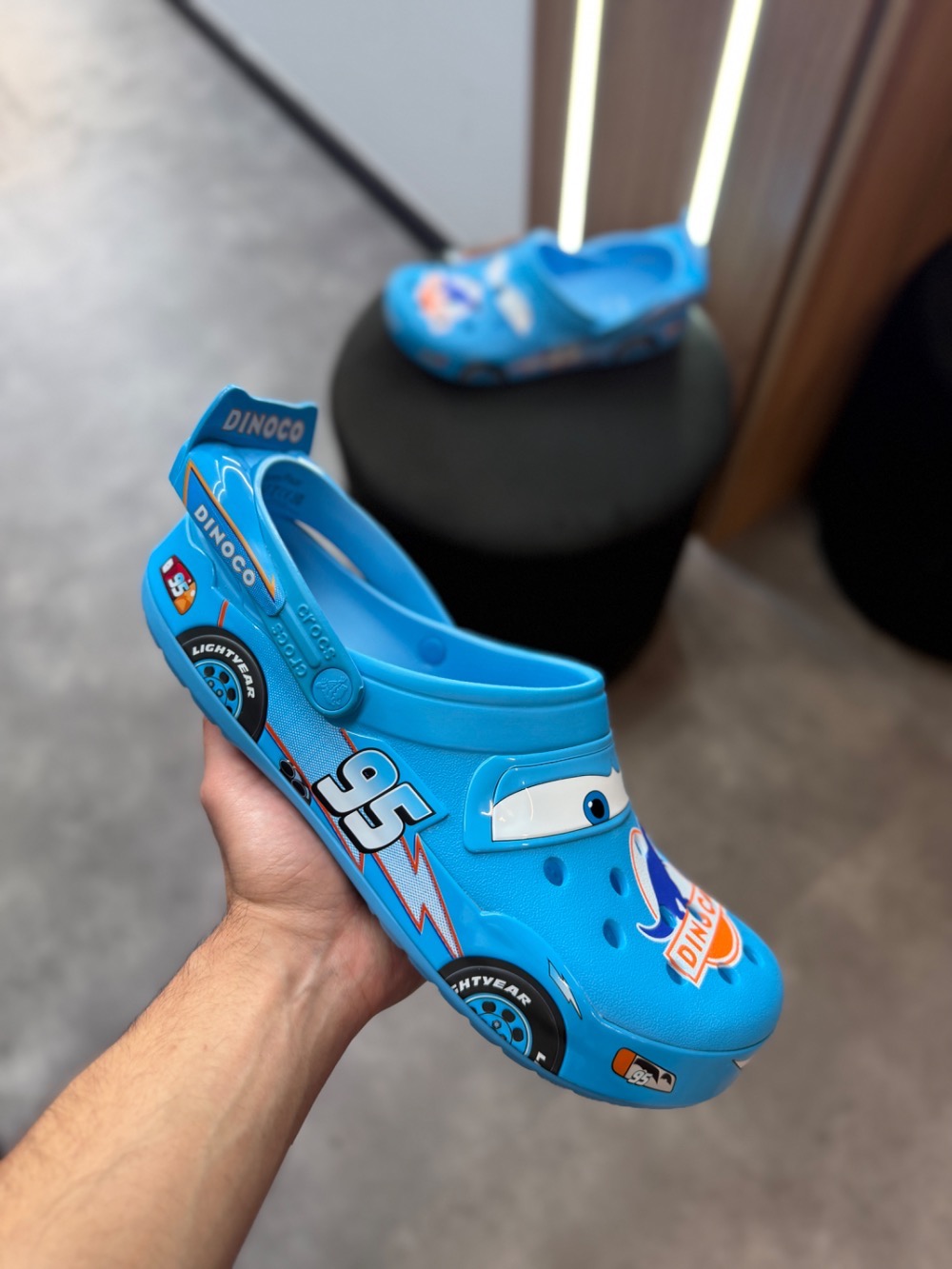 Cars x Crocs Crocband Lightning McQueen Dinoco Blue — 42, Novo