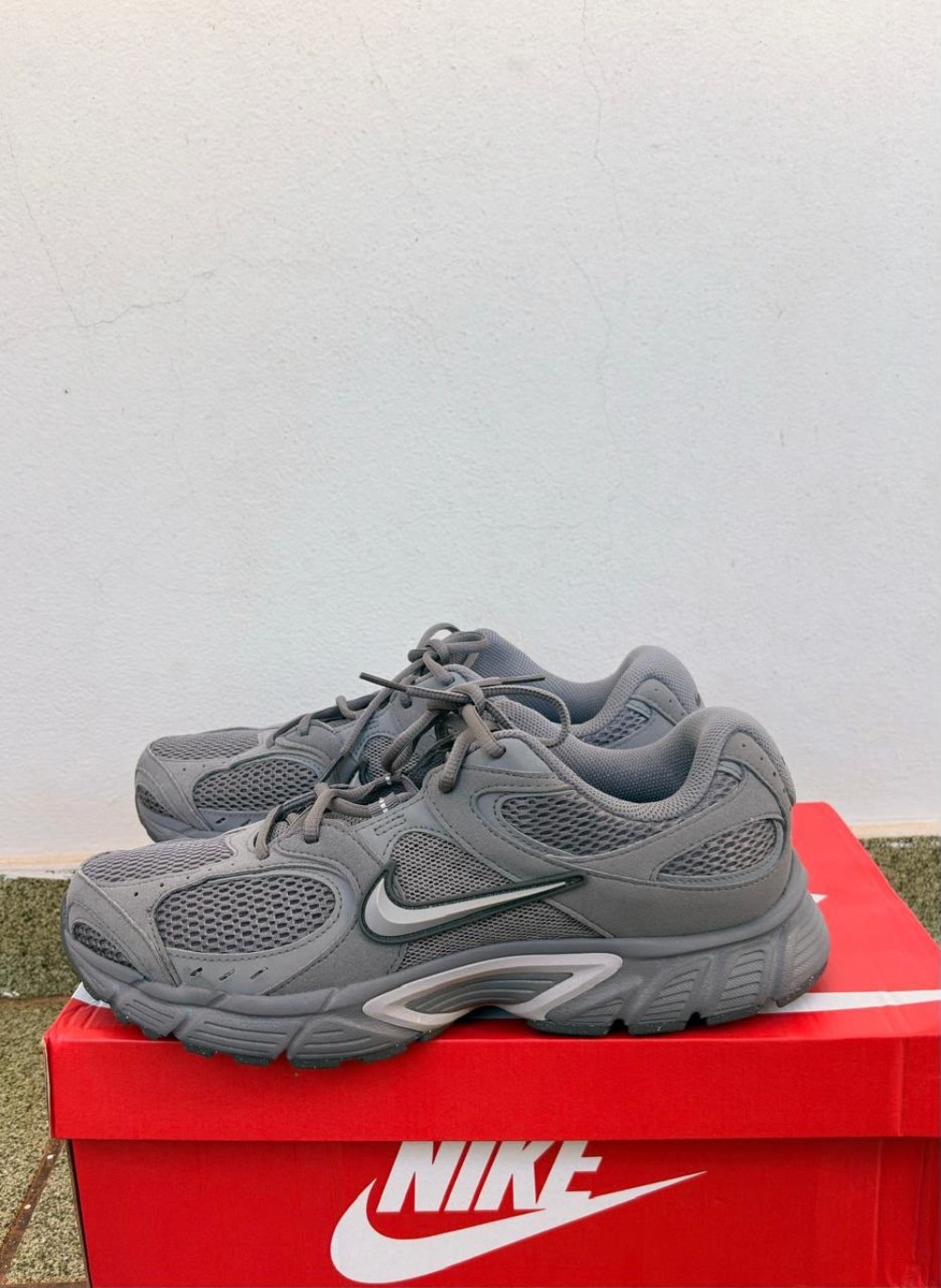 Nike V5 Runner Suede Pencil Point Athmosphere Grey — 43, Usado